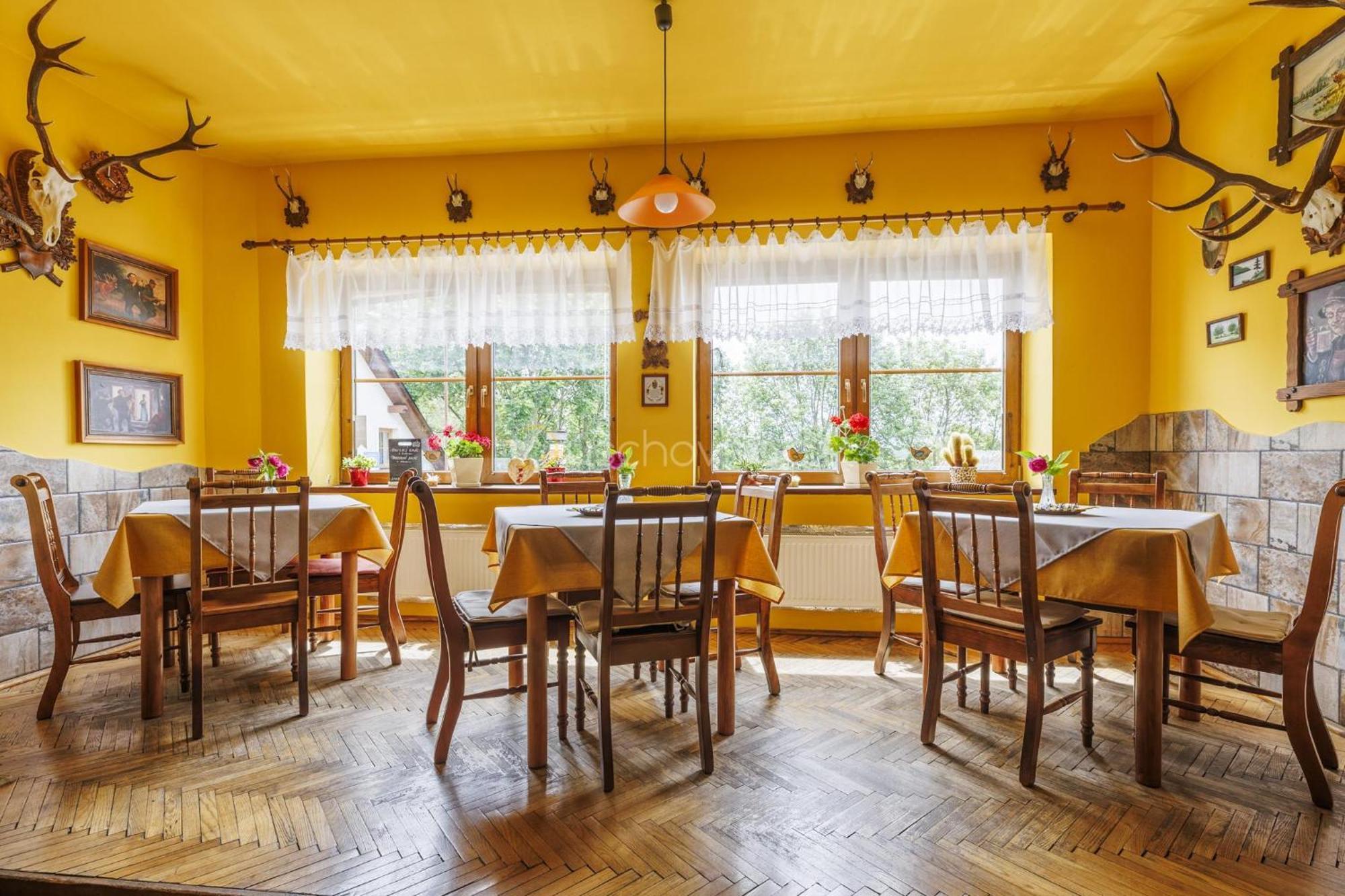 Hotel Kacenka Краліки Екстер'єр фото